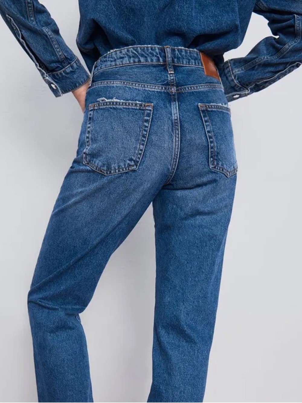 Zara Women High-Waisted Dad Jeans 28 Relaxed Straight Leg Baggy Vintage Style